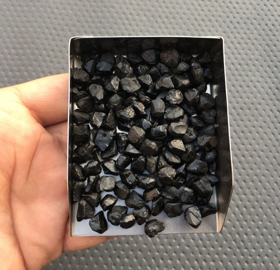 Natural Black Spinel Gemstone Raw,Random Raw Crystal,Undrilled Gemstones Tiny Black Rough 50 Pieces Spinel Rough,Size 4-6 MM Raw Spinel