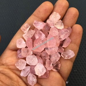 25 Stück unbehandelter rauer, Größe 10-12 MM natürlicher Rosenquarz Edelstein rau, loser Rosenquarz rau, Meditationskristall rauer Naturstein