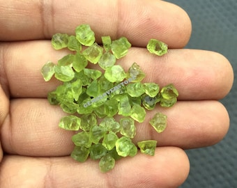 50 Pieces Peridot 2-4 MM Raw, Natural Peridot Gemstone, August Birthstone Peridot Rough , Making Peridot Jewelry Rough, Birthstone Green Raw