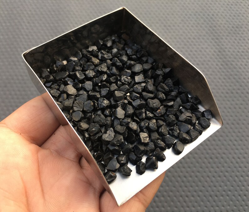 Natural Black Spinel Gemstone Raw,Random Raw Crystal,Undrilled Gemstones Tiny Black Rough 50 Pieces Spinel Rough,Size 4-6 MM Raw Spinel