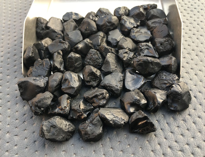 Natural Black Spinel Stone Raw,Protective Stone Making Raw Jewelry Genuine Black Rough 10 Pieces Natural Raw Size 14-18 MM Spinel Gemstone