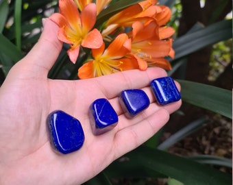Duży kamień szlifowany Lapis Lazuli - wysokiej jakości ciemnoniebieski szlifowany Lapis Lazuli do wyrobu biżuterii i ochrony