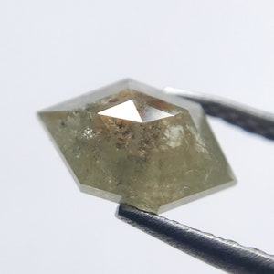 0,73 kt zout- en peperdiamant: natuurlijke zeshoekige stapgeslepen edelsteen