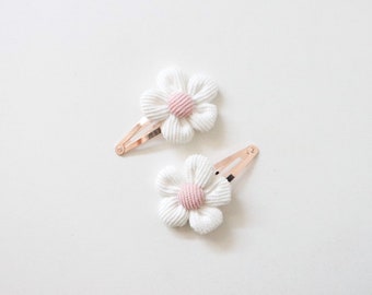 Set of 2 (Linen White Flower Clip)Baby Infant Girl Toddler, Hair Bows, Snap Clip, Infant bows, Baby Girl Gift, Hair Clip, Lace Clip