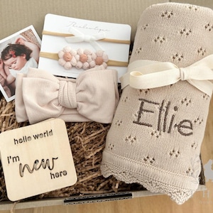 Willkommen in der Welt Geschenkbox, Benutzerdefinierte Namen Geschenk, Baby Girl Geschenk, neue Baby Geschenkbox, Babypartygeschenk, Baby Geschenkkorb, Neugeborene Geschenkbox