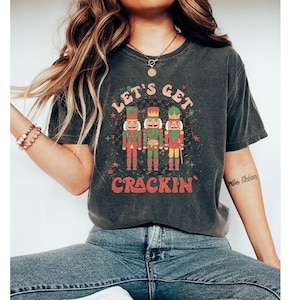 Felpa "Let's Get Crackin", maglietta con albero di Natale e libri, maglietta natalizia divertente, maglietta natalizia per la famiglia, maglione natalizio brutto