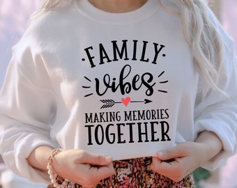 Camiseta "Family Vibes Making Memories Together", camiseta "Férias em Família", camiseta "Presente para Família", camiseta "Viagem em Família", camiseta "Família Combinando"