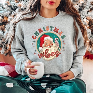 クリスマスバイブスお揃いパジャマトップ、クリスマスバイブスサンタシャツ、クリスマスファミリーお揃いシャツ、サンタクロースシャツ、お揃いクリスマスTシャツ