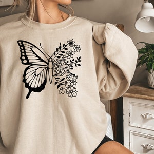 Maglietta con farfalla floreale, maglietta con farfalla, maglietta con insetto, maglietta estetica, maglietta con insetto, abbigliamento Goblincore