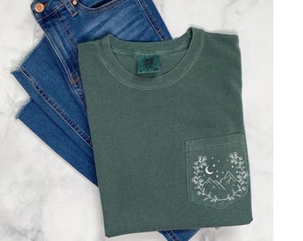 Comfort Colors Pocket Mountain Wreath Silhouette Shirt, Valentines Day Shirt, Comfort Colors Oversized Shirt, Comfort Colors Sweatshirt