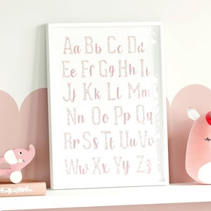 Babymeisje roze ABC bloemen muur prints, kinderkamer print alfabet, baby meisje slaapkamer decor, bloemen alfabet wordt afgedrukt meisjeskamer, digitale download