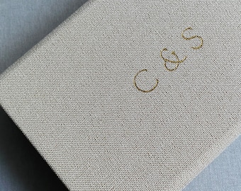 Personalized USB box made of linen with crystal USB stick in gold with individual hot foil embossing by hand | Linen cover for photographs
