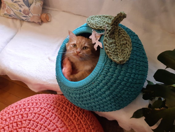 crochet cat cave