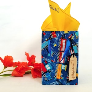 Petit sac cadeau réutilisable en tissu, Petits trains