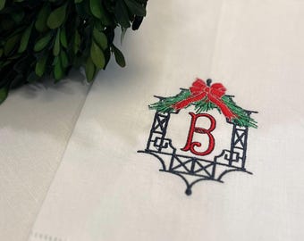 Toalla de lino con monograma para invitados: decoración navideña estilo chinoiserie para carrito de bar