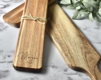 Acacia Charcuterie Board, Engraved Wedding Gift, Personalized Cutting Board, Gift for Newlyweds, Housewarming Gift, Engraved Cutting Board