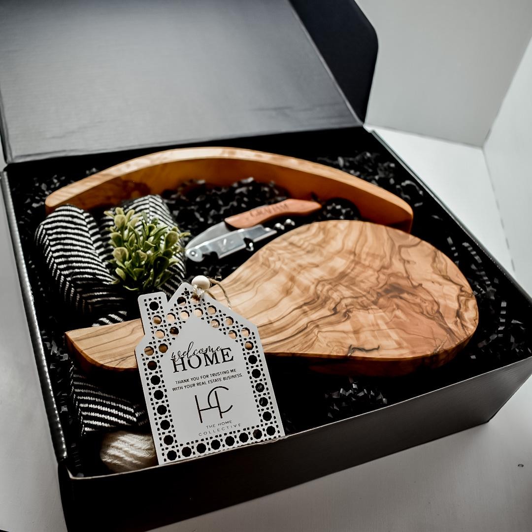 Luxury Olive Wood Wine Gift Box Set - Custom Engraved Closing Gift Box ...
