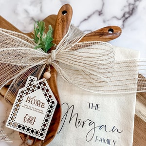 Housewarming Gift Basket, Real Estate Closing Gift Basket, Personalized Cheese Board Set, Custom Engraved Real Estate logo, Client Gift White House Tag