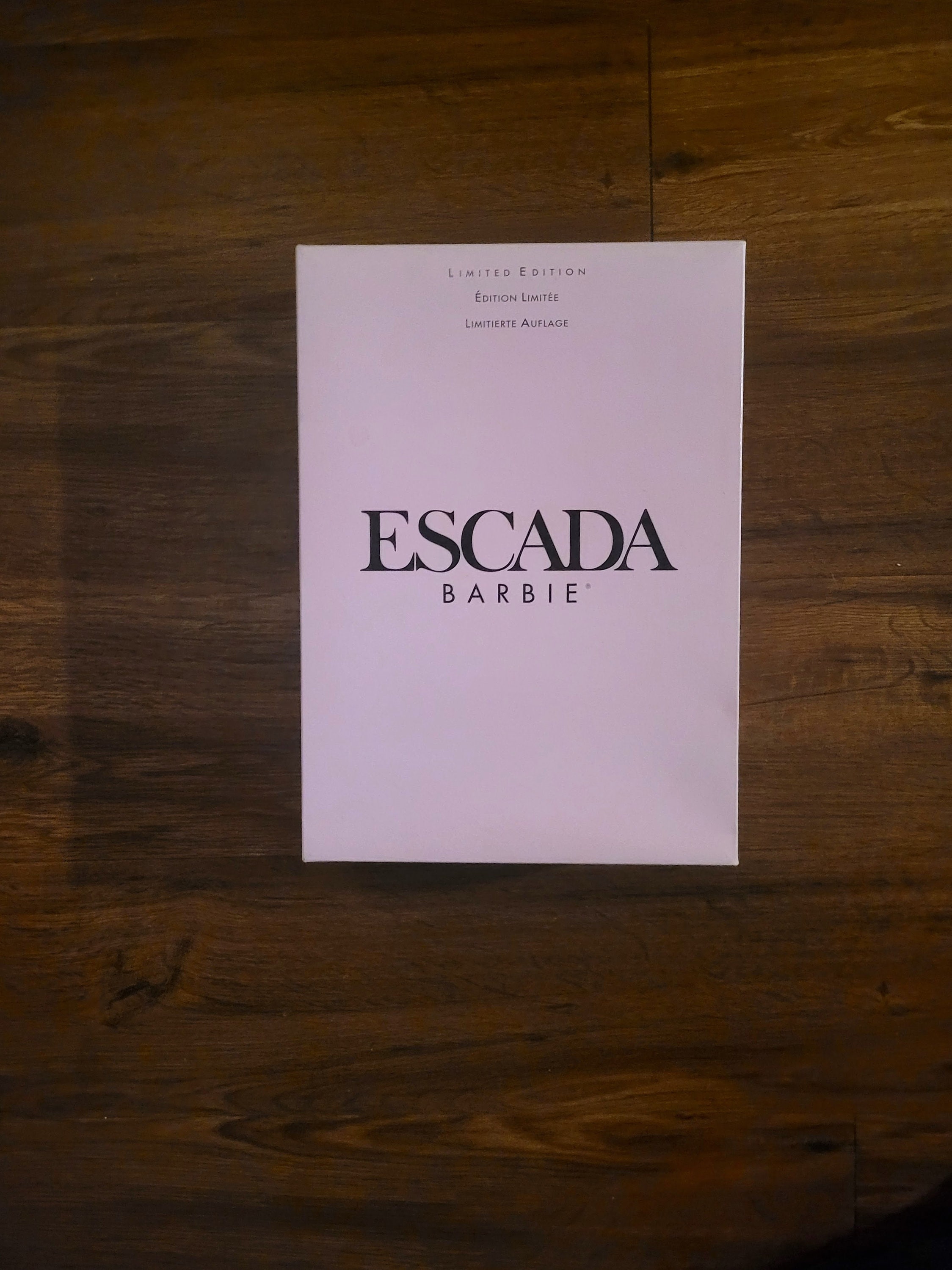 Poupée Barbie Collection Escada – Édition Limitée NRFB, Avec Accessoires