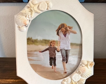 Marco rústico ovalado de playa de 8 x 10 pulgadas, conchas blancas, estilo oceánico