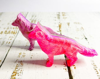 Solid glass press paper 8x5x5 cm with 3D engraved shepherd with sheep over the shoulders