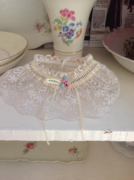 1950s Vintage cream lace blue trim garter/ garters