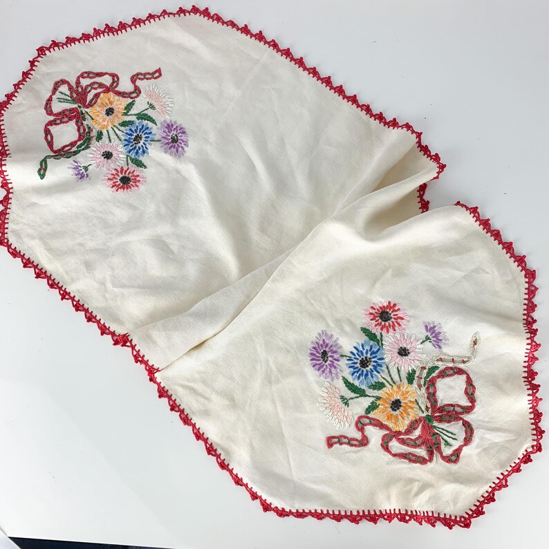 Hand Rummer Vintage Linen Hand Embroidered Table Runner Floral Red Pink Flower ...