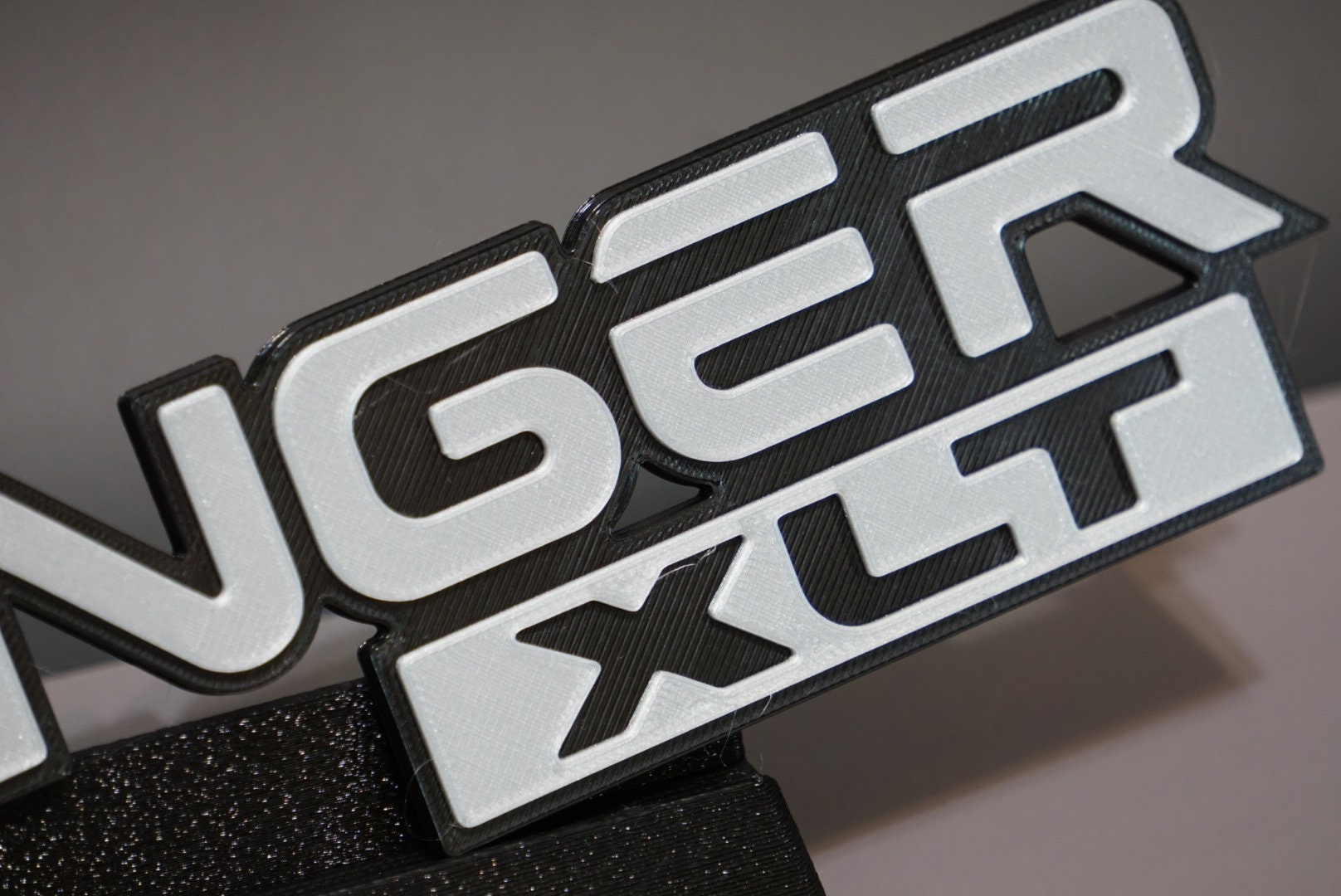 Emblema Lateral Ranger Xlt Cromado E Preto Ranger 99 A 04 Jm