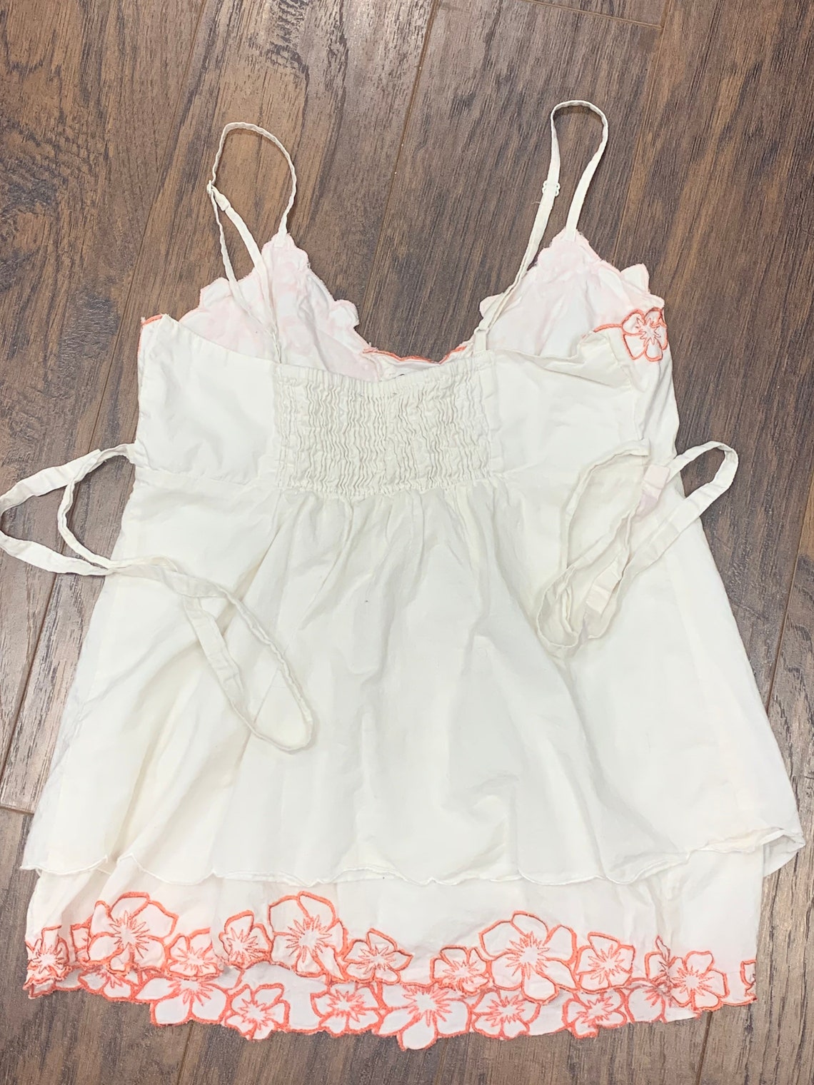 string tops online