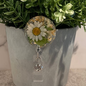 Porta credencial de flor real, porta credencial de flor prensada, porta credencial de flor prensada real con copos dorados, porta credencial de resina personalizado