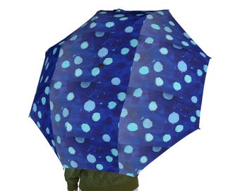 Blau Lackierter Polka Dot Regenschirm | Kompaktes Regen-Accessoire