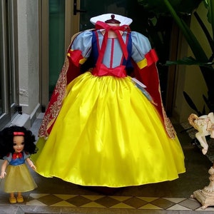 Snow White/ Blanca Nieves/ Halloween Costume/Disney Trip Outfit