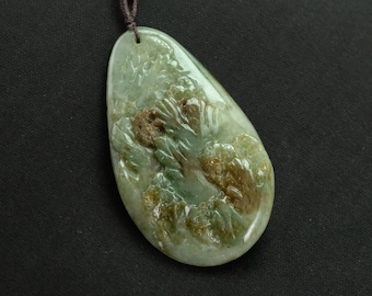 渋い模様がカッコよく綺麗な大きな本翡翠 JADEITE 1面磨き 462 ユニークな2色風景画手作り天然翡翠ペンダント - Etsy 日本