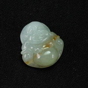 Miniatur-Anhänger „Happy Laugh Buddha“ aus natürlichem Jadeit