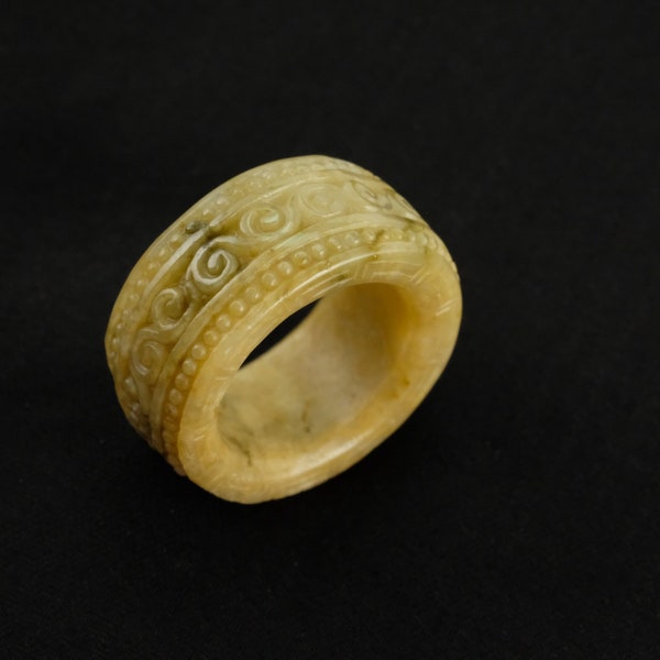 Bague sculptée jaune antique Taille 11,5 Jade jadéite naturelle de Birmanie