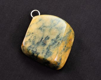 Pendant - Red/Yellow