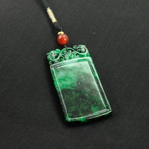 Pendentif feuille de jade vert impérial naturel avec cordon réglable - Cadeau de luxe en jade