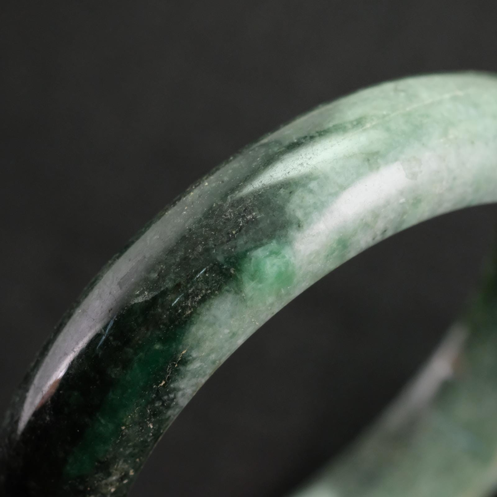 54 mm グラデーショングリーン認定本物ジェダイト翡翠バングル