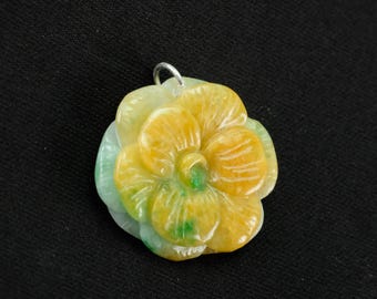 Flower Natural Jadeite Jade Pendant Necklace