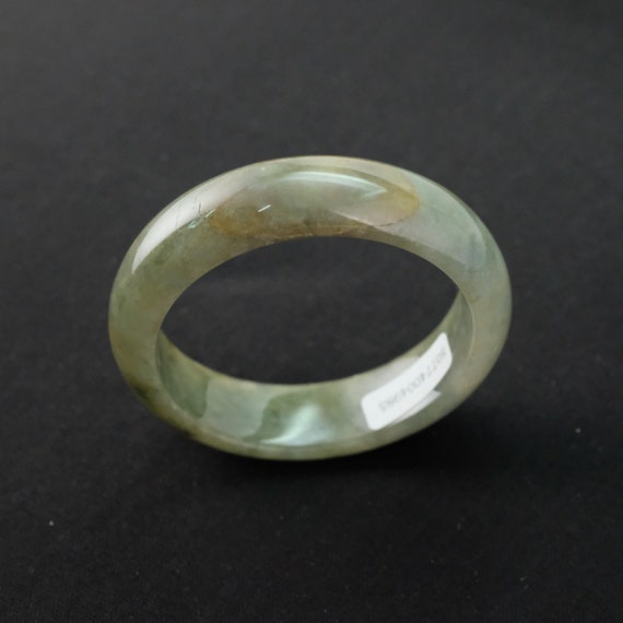 51 mm 赤みがかった緑色の認定された本物のビルマ産翡翠バングル