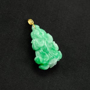 Rich Imperial Apple Green Cabbage Handmade Natural Untreated Jadeite Jade Pendant