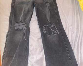 Black ripped low rise hollister jeans size 7R/28 length 31