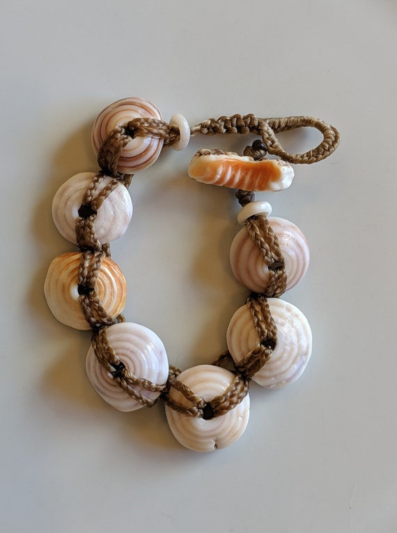 puka bracelet