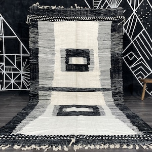 Geometric Handmade rug - Black and White Moroccan rug - Flat area rug - Tapis Kilim - Flat woven rug - Moroccan Kilim - Custom rug.