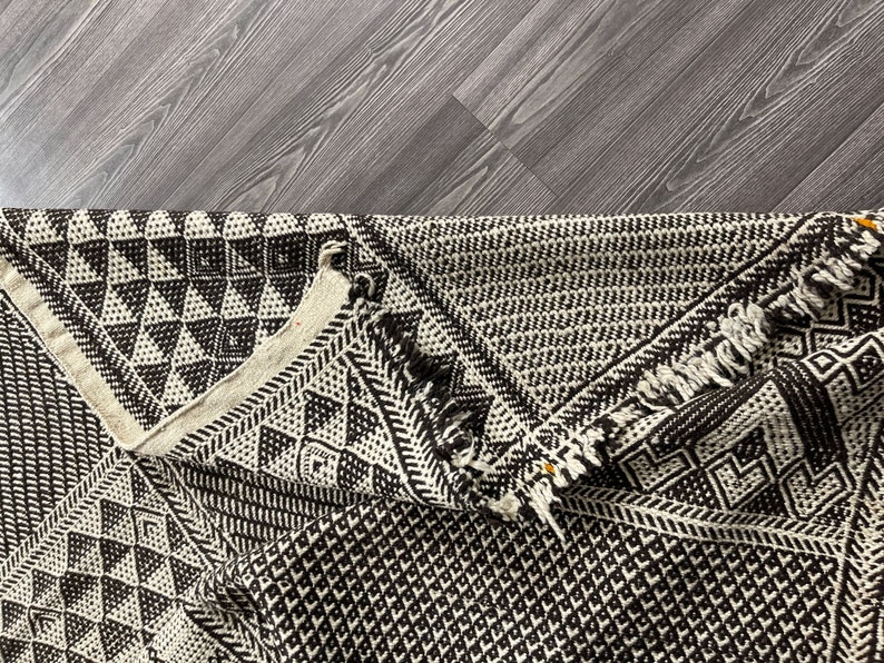 Zanafi rug Moroccan Kilim, zanafi moroccan rug, Brown rug, Morrocan rug, Berber Boho rug, moroccan kilim carpet, Handmade rug taznakht kilim image 4
