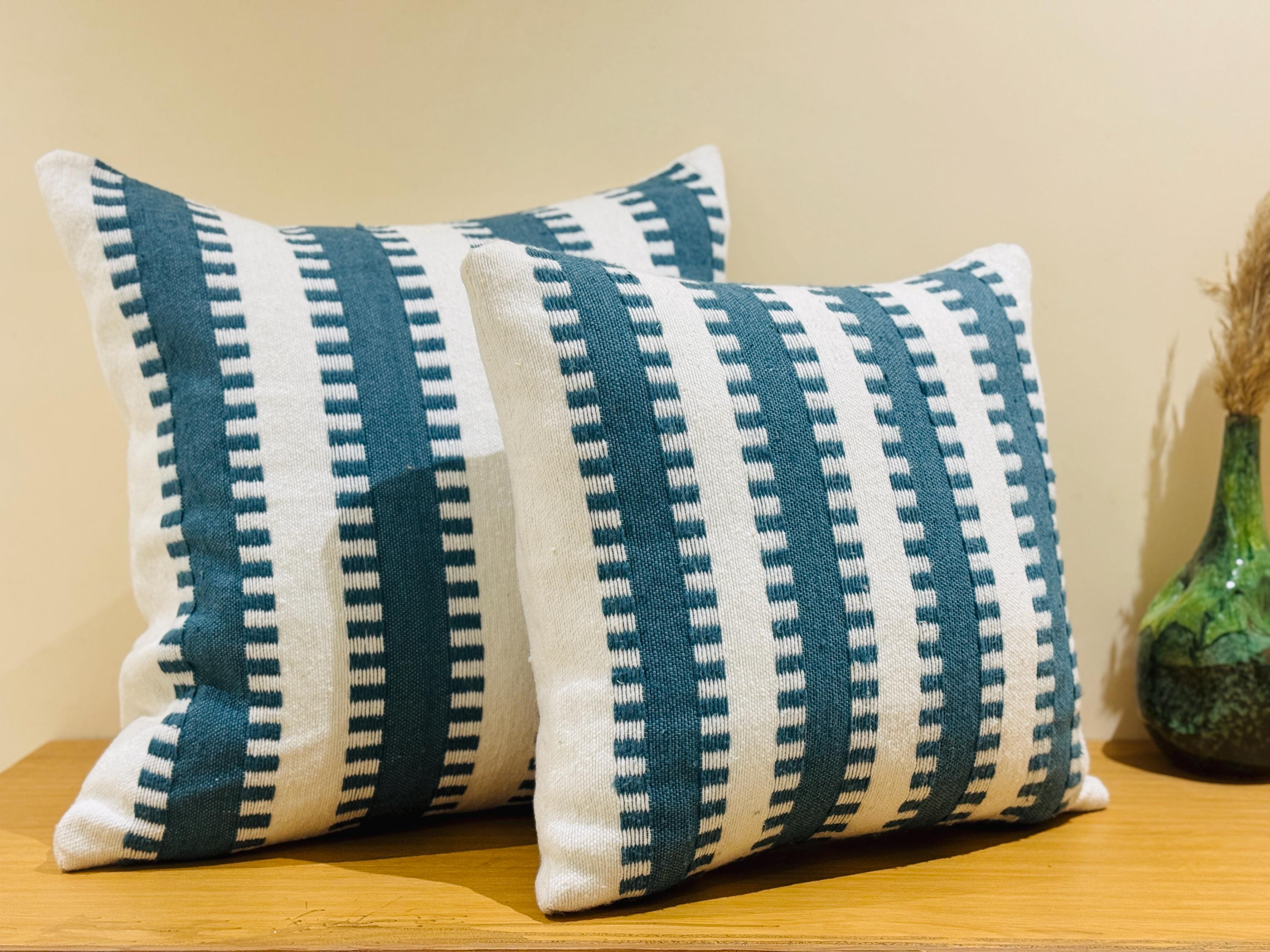 枕の刺繍デザイン、モロッコの青い刺繍クッション、伝統的なモロッコの