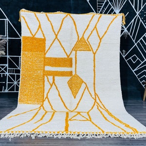 BEAUTIFUL MOROCCAN RUG - Custom Beniourain Rug- Yellow and White Rug- Handwoven Berber Rug- Abstract Sheep Wool Carpet- Handmade Area Rug.