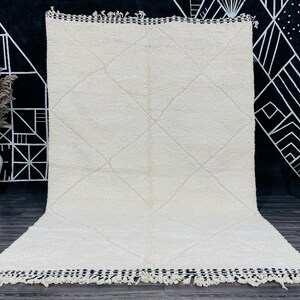 SOPHISTICATED HANDMADE RUG - Moroccan Beni Ourain Rug - Unique Off White Rug - Handwoven Wool Rug - Tufted Berber Rug - Bohemian Area Rug .