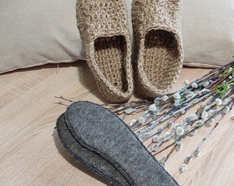 Conjunto de zapatillas-calcetines de cáñamo natural sin teñir y plantillas de cáñamo. Calcetines-botitas de punto, zapatos ecológicos naturales para el hogar. Plantillas de piel de cáñamo. Zapatillas cerradas.