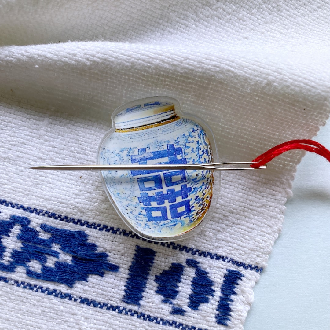 Ginger Jar Needle Minder Needle Nanny Blue & White Chinoserie Double